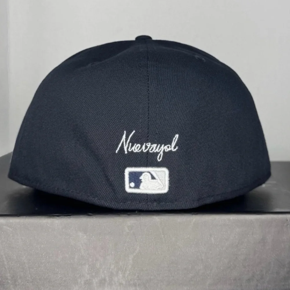 Yankee’s Size 8- New Era 59Fifty (5950) x Bad Bunny x FRSH Company ‘Nuevayol’ 🔥 - Picture 4 of 7